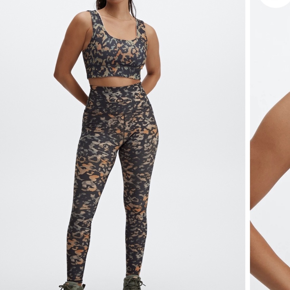 Wild camo fabletics set